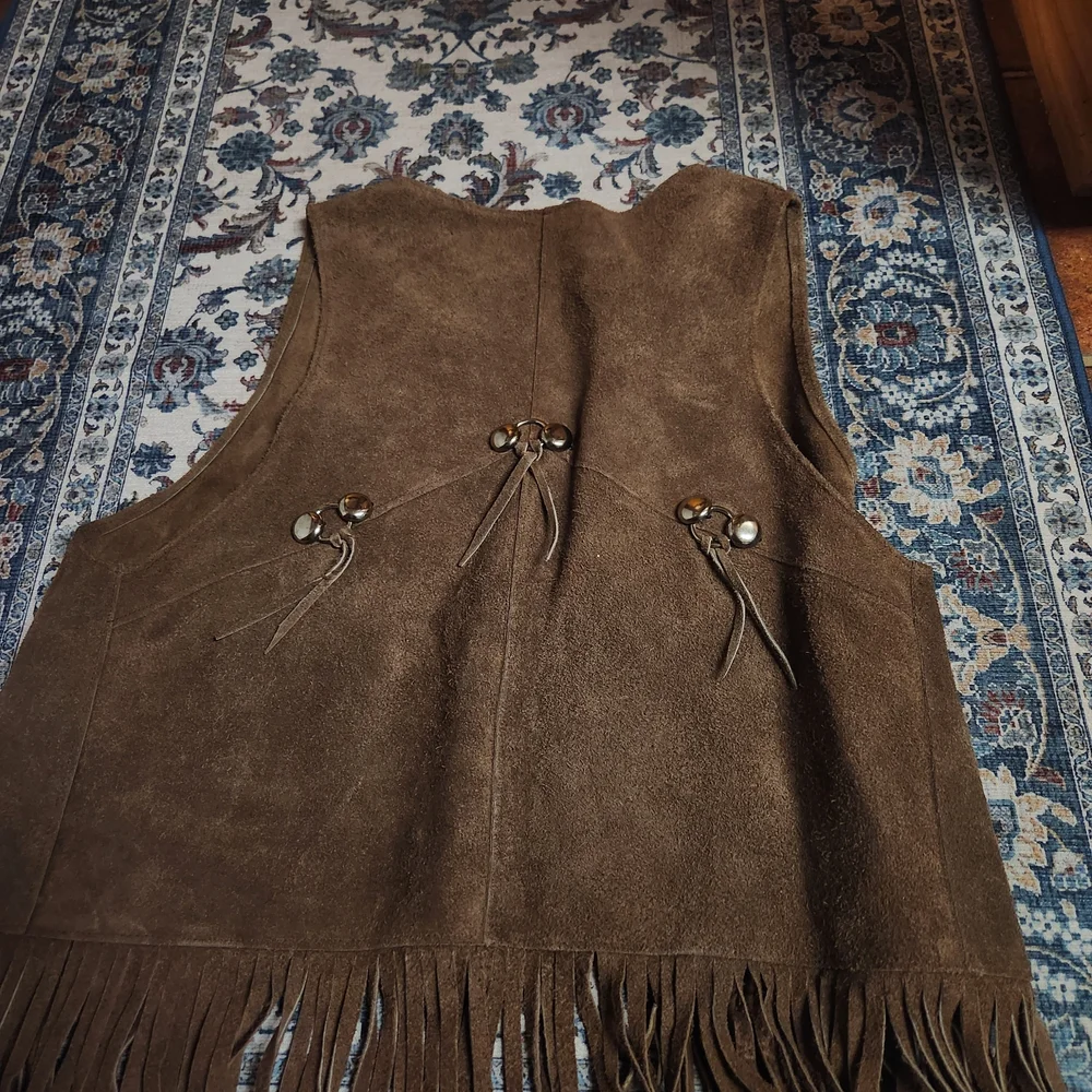 Brown Suede Fringe Vest - Picture 6 of 11